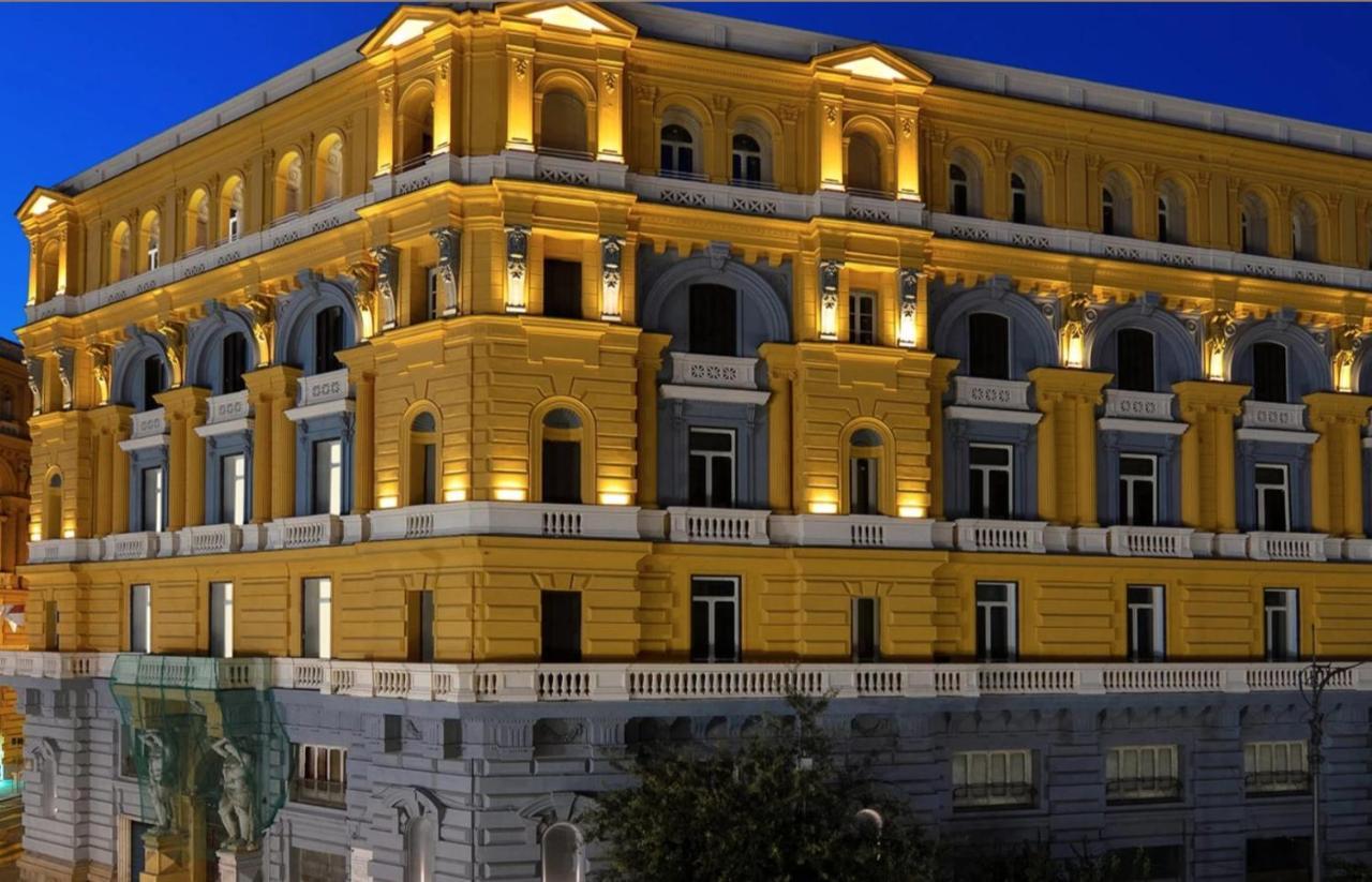 Fafgrandsuitenapoli Exteriér fotografie